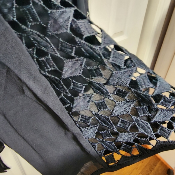 ZAC & RACHEL BLOUSE - Picture 3 of 11